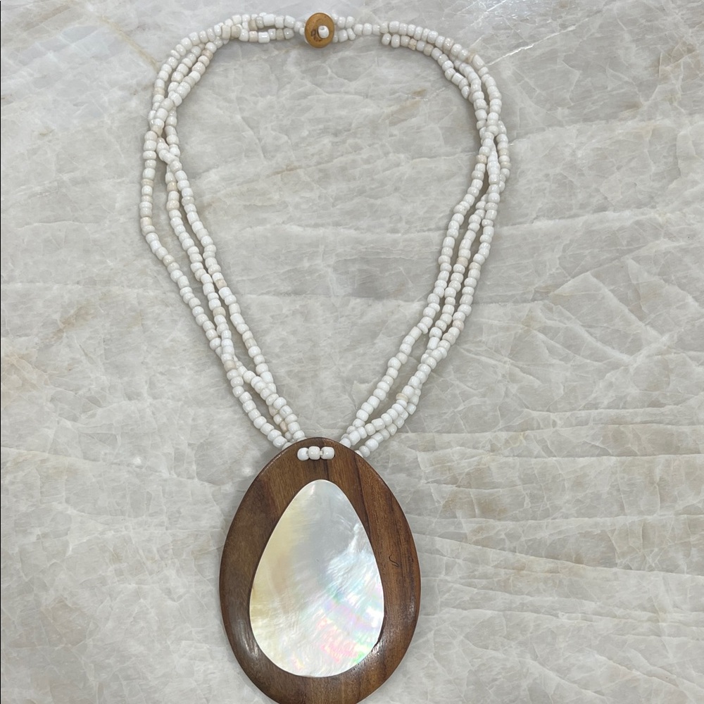 Elegant White and Brown Beaded Necklace with Mother of Pearl
